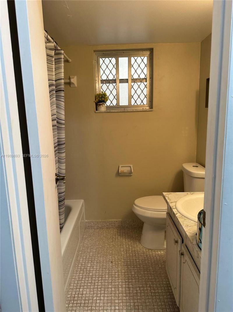 410 SE 2nd St , Unit 118, Hallandale Beach, FL 33009 Photo