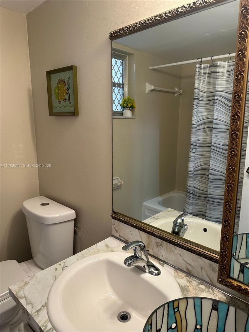 410 SE 2nd St , Unit 118, Hallandale Beach, FL 33009 Photo