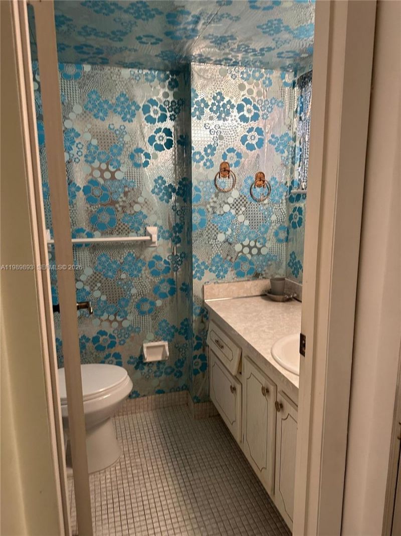 410 SE 2nd St , Unit 118, Hallandale Beach, FL 33009 Photo