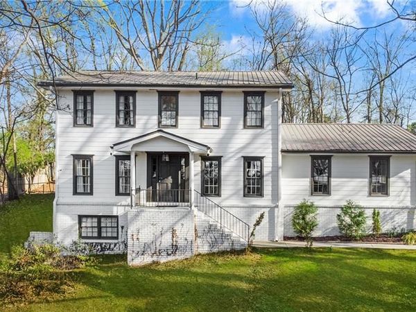 813 Lakeshore Drive, Berkeley Lake, GA 30096