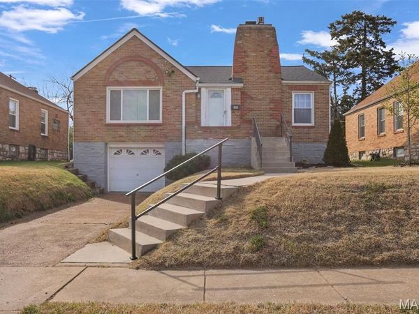 9209 Lucia Drive, St Louis, MO 63123