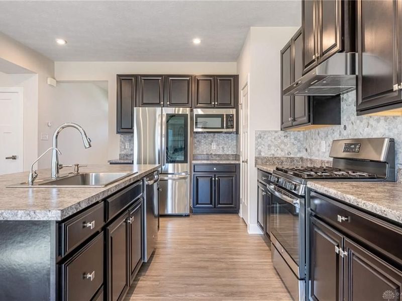 1040 Baywood Drive, Fairborn, OH 45324 Photo 12