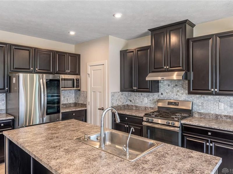 1040 Baywood Drive, Fairborn, OH 45324 Photo 14