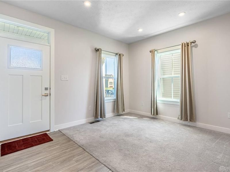 1040 Baywood Drive, Fairborn, OH 45324 Photo 2