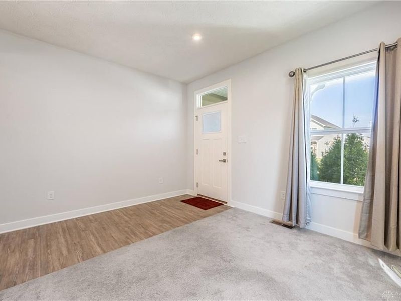 1040 Baywood Drive, Fairborn, OH 45324 Photo 4