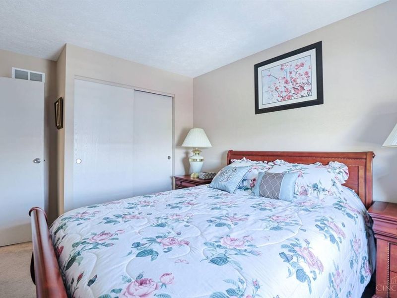 7519 Kingsgate Way, West Chester, OH 45069 Photo 15