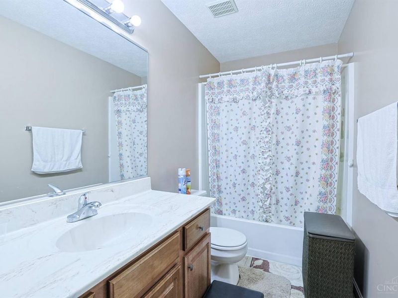 7519 Kingsgate Way, West Chester, OH 45069 Photo 24