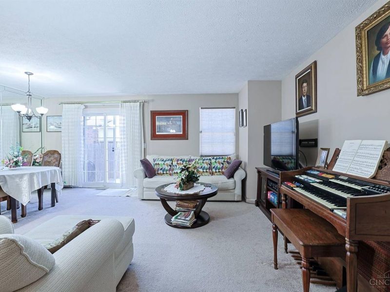 7519 Kingsgate Way, West Chester, OH 45069 Photo 3