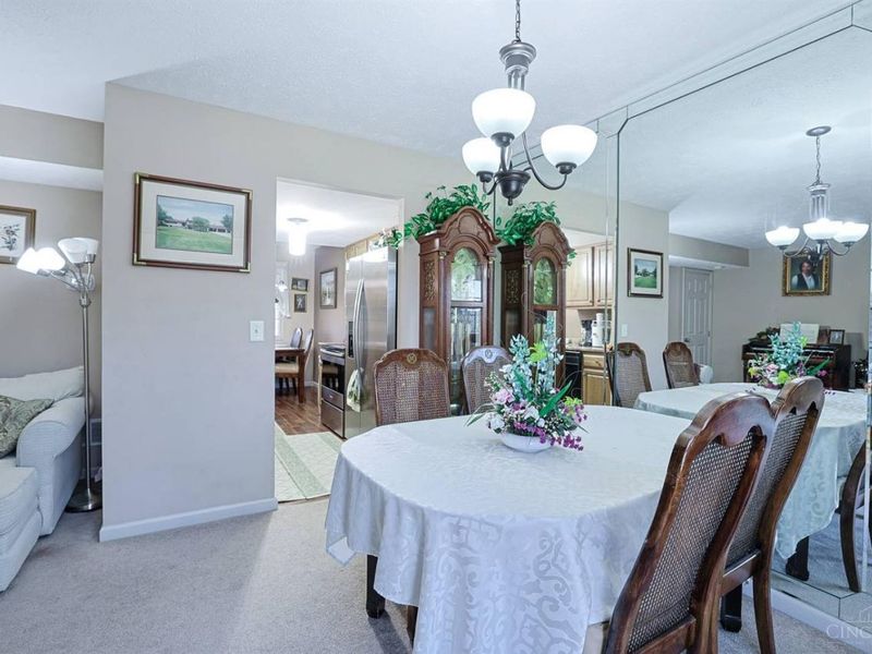 7519 Kingsgate Way, West Chester, OH 45069 Photo 6