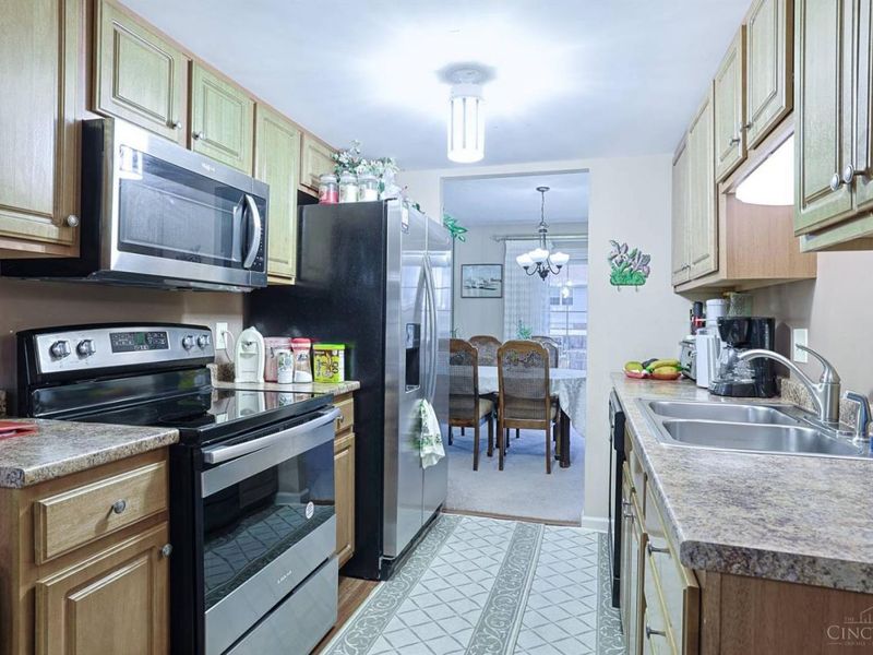 7519 Kingsgate Way, West Chester, OH 45069 Photo 9