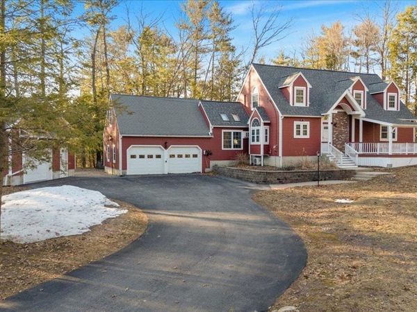 24 Oak Ridge Road, Sandown, NH 03873