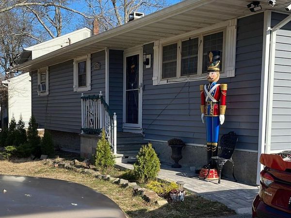 152 Dogwood Road , Mastic Beach, NY 11951