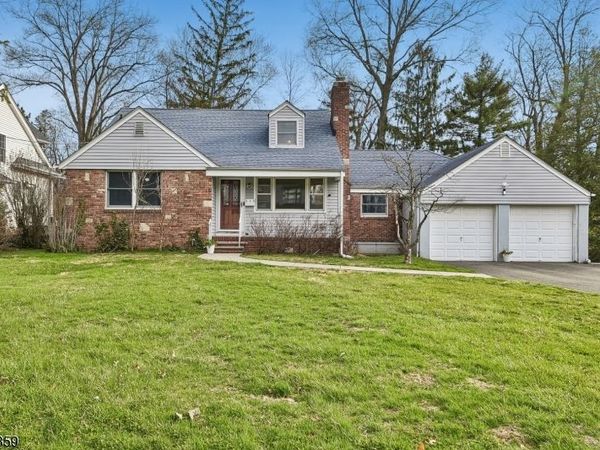 248 Appletree Ln, Mountainside, NJ 07092