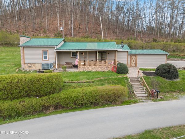 2826 Broken Valley Rd, Thorn Hill, TN 37881