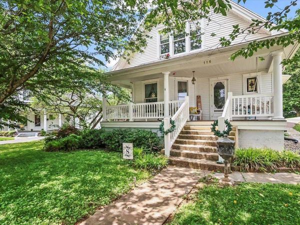 116 Cave Street , Horse Cave, KY 42749