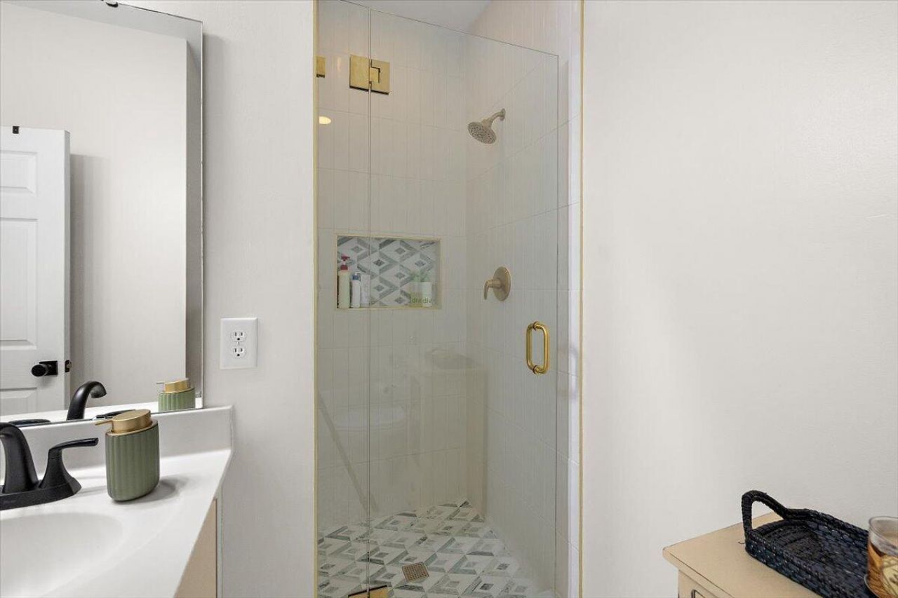 3601 Locklear Lane Photo 10