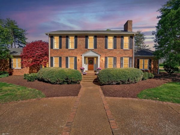 1553 N Main St , Mount Pleasant, TN 38474