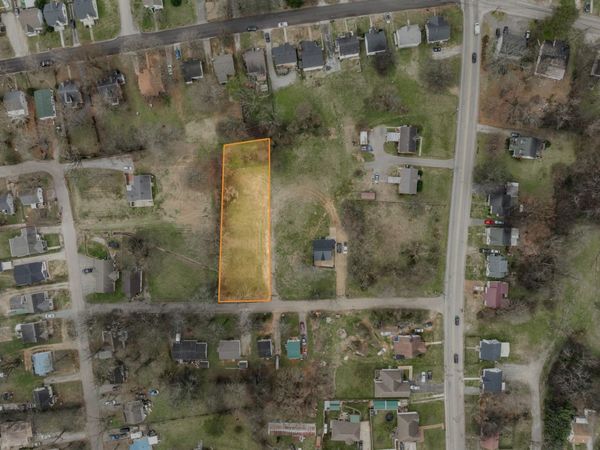 1814 Cherokee Dr , Columbia, TN 38401