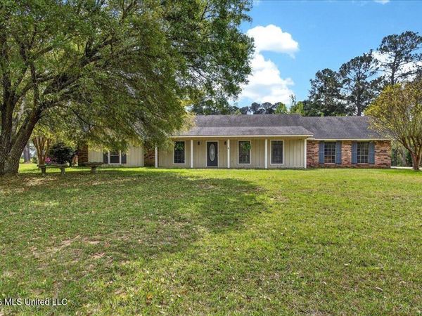 1106 Hawthorne Drive, McComb, MS 39648