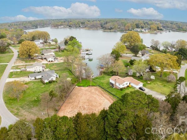 212 Ponderosa Circle , Mooresville, NC 28117