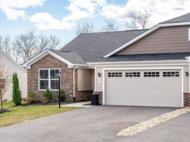 17 SOUTH PEAK DR, MCGAHEYSVILLE, VA 22840