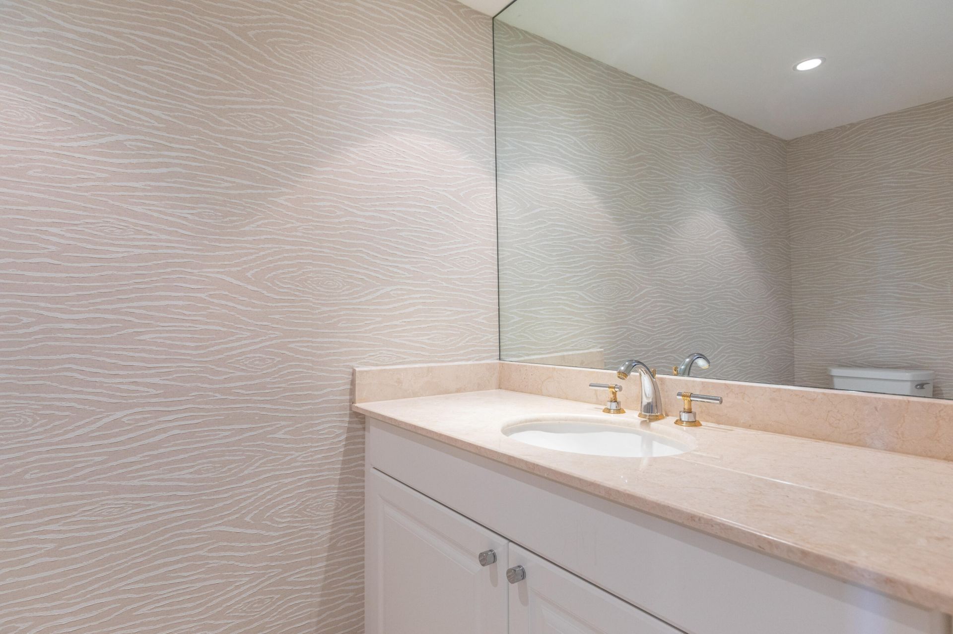 20201 E Country Club Drive, Unit 706, Aventura, FL 33180 Photo