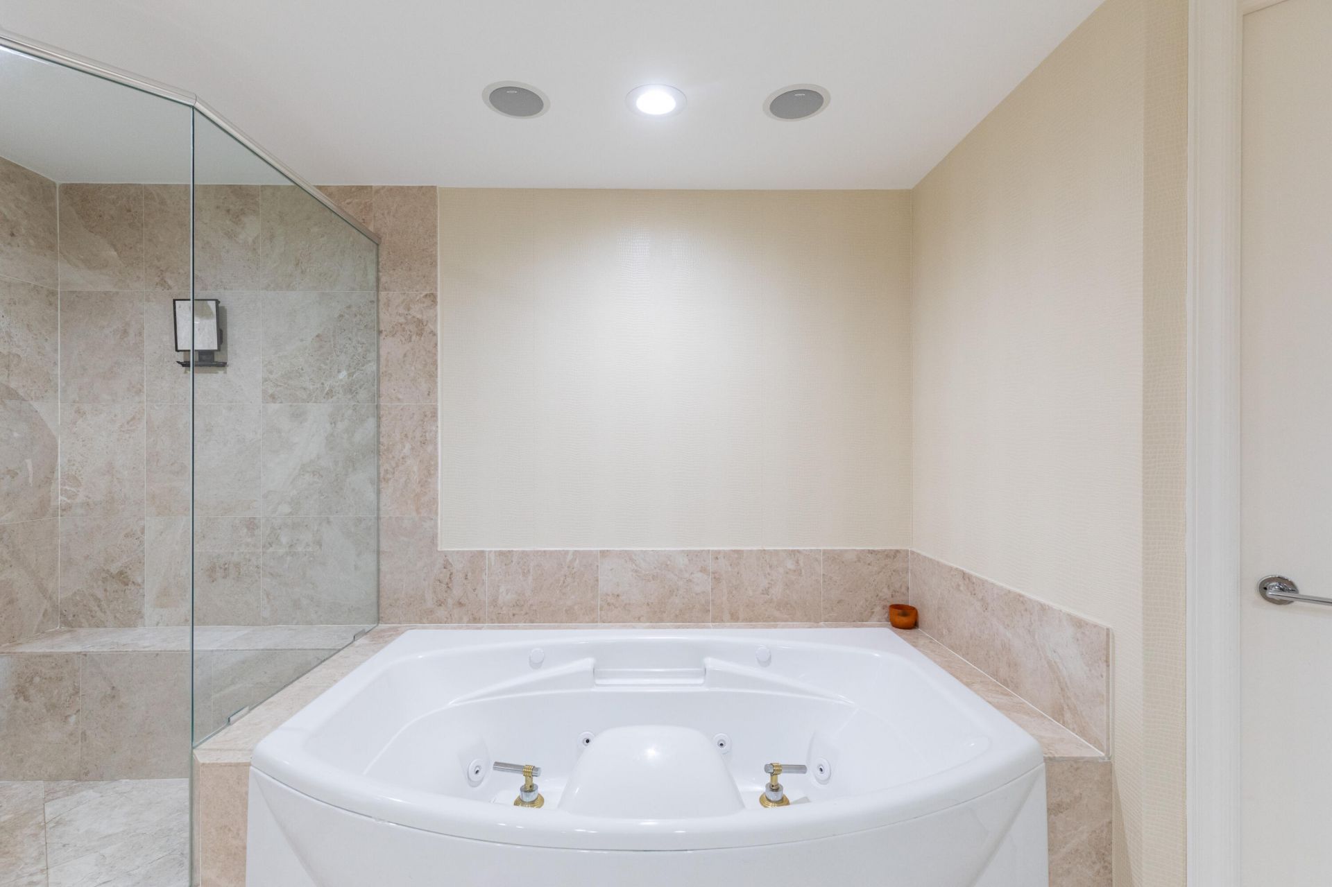 20201 E Country Club Drive, Unit 706, Aventura, FL 33180 Photo