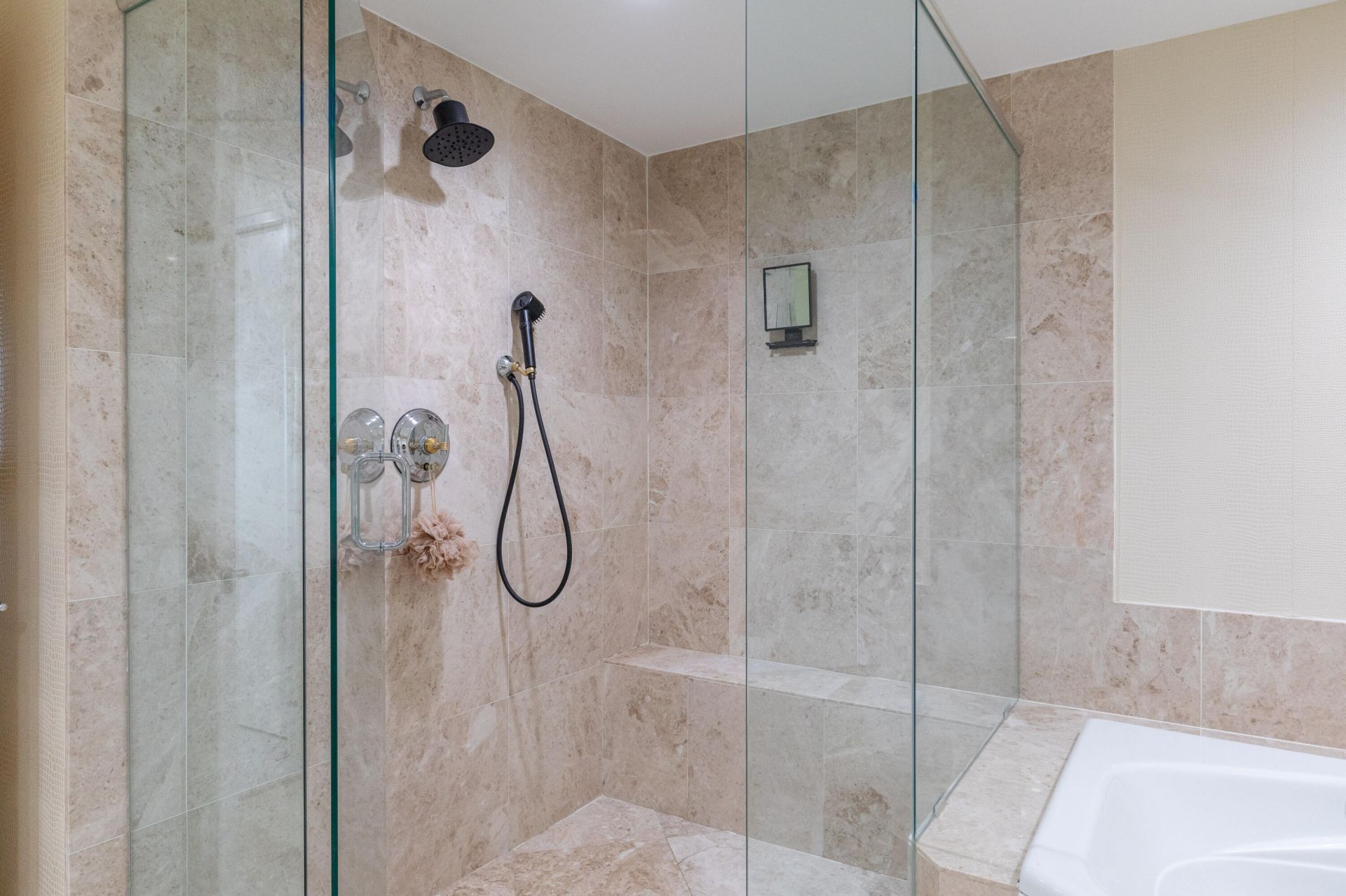 20201 E Country Club Drive, Unit 706, Aventura, FL 33180 Photo