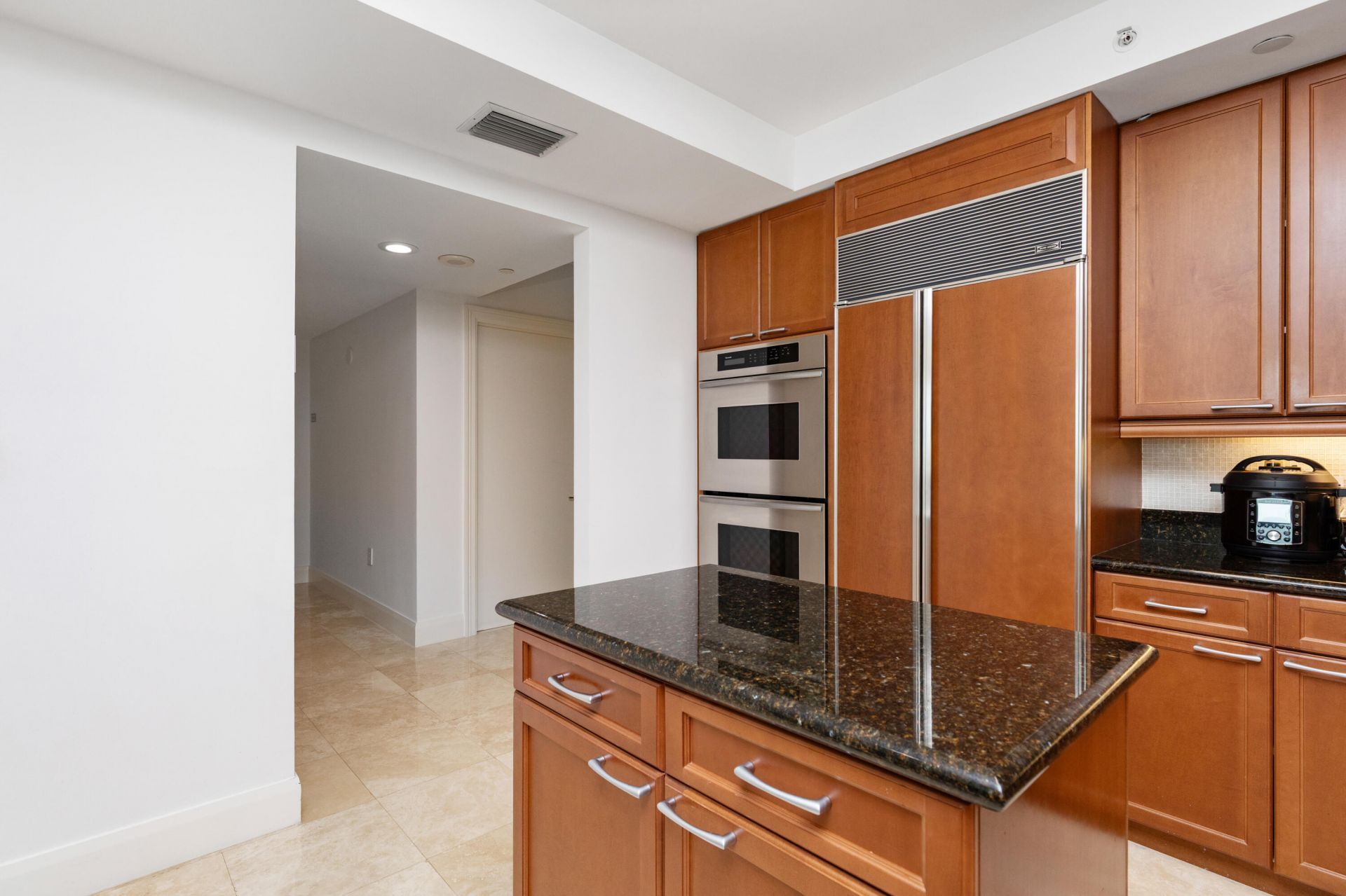 20201 E Country Club Drive, Unit 706, Aventura, FL 33180 Photo