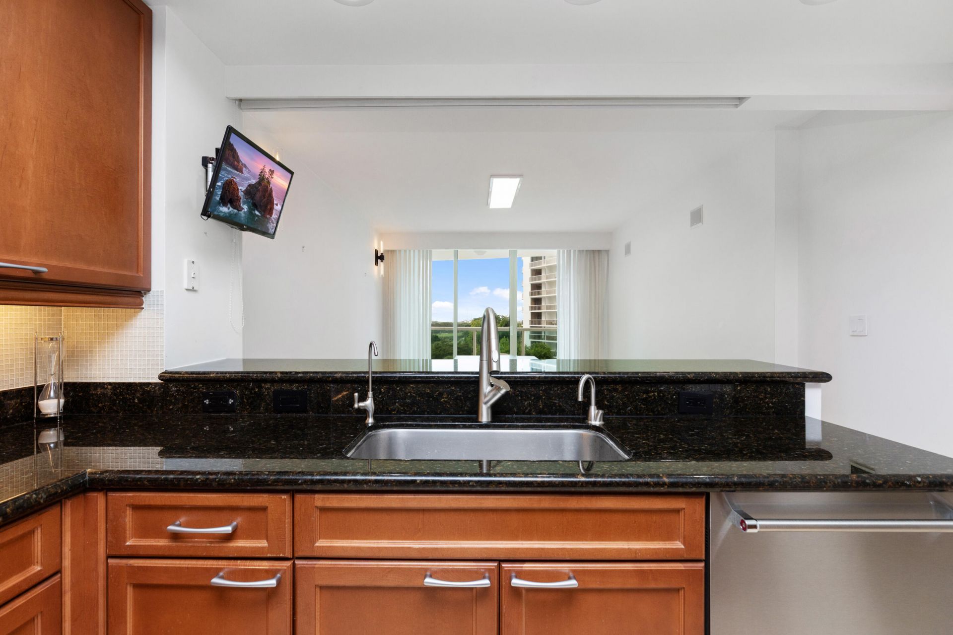 20201 E Country Club Drive, Unit 706, Aventura, FL 33180 Photo