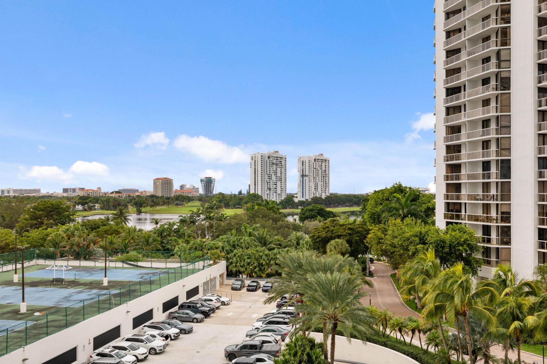 20201 E Country Club Drive, Unit 706, Aventura, FL 33180 Photo