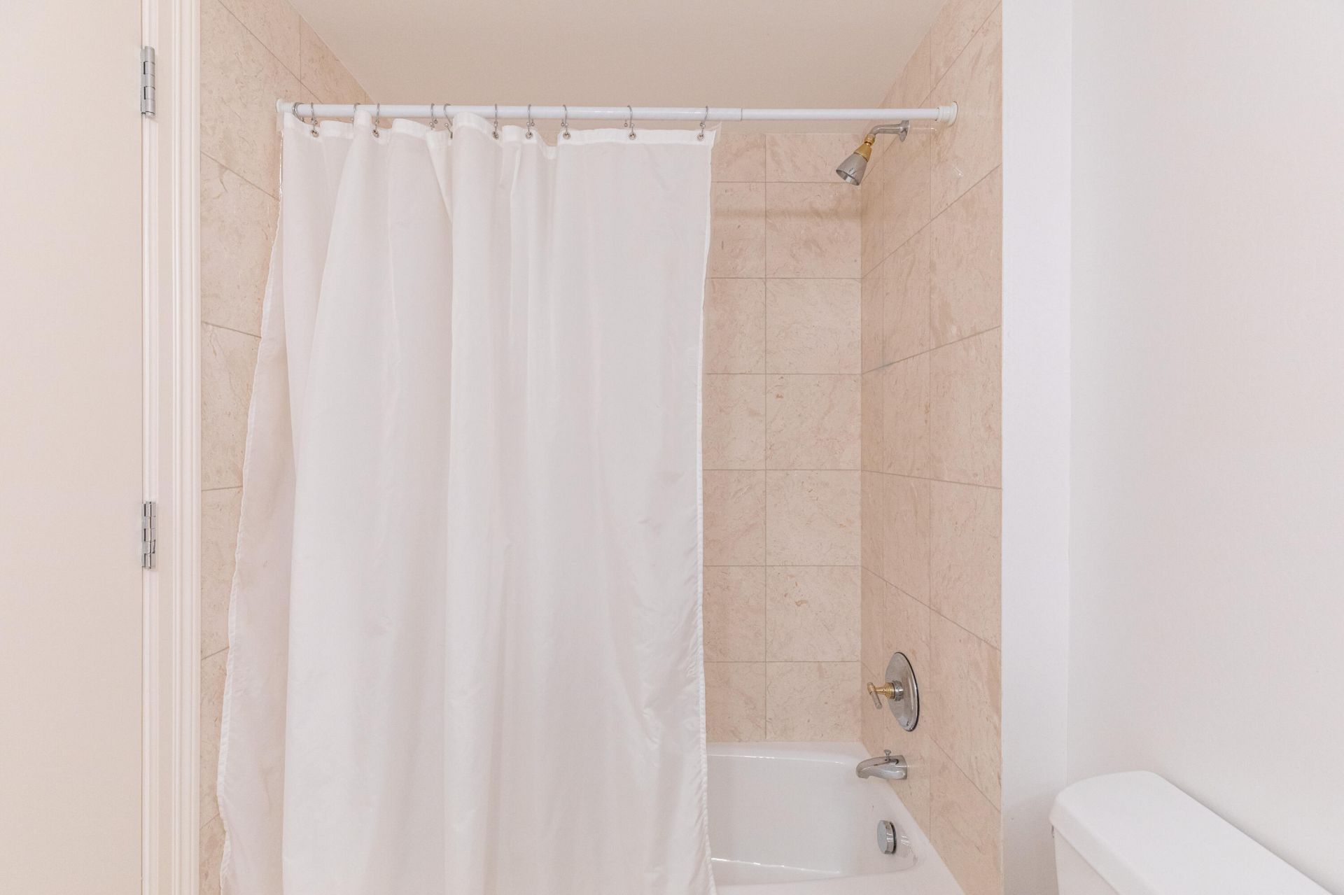 20201 E Country Club Drive, Unit 706, Aventura, FL 33180 Photo