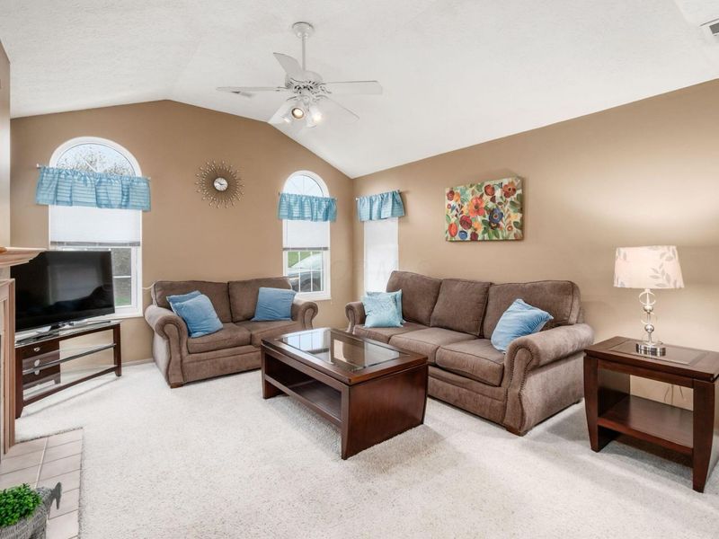 3827 Mill Stream Drive, Unit 20, Hilliard, OH 43026 Photo 2