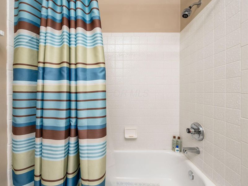 3827 Mill Stream Drive, Unit 20, Hilliard, OH 43026 Photo 33