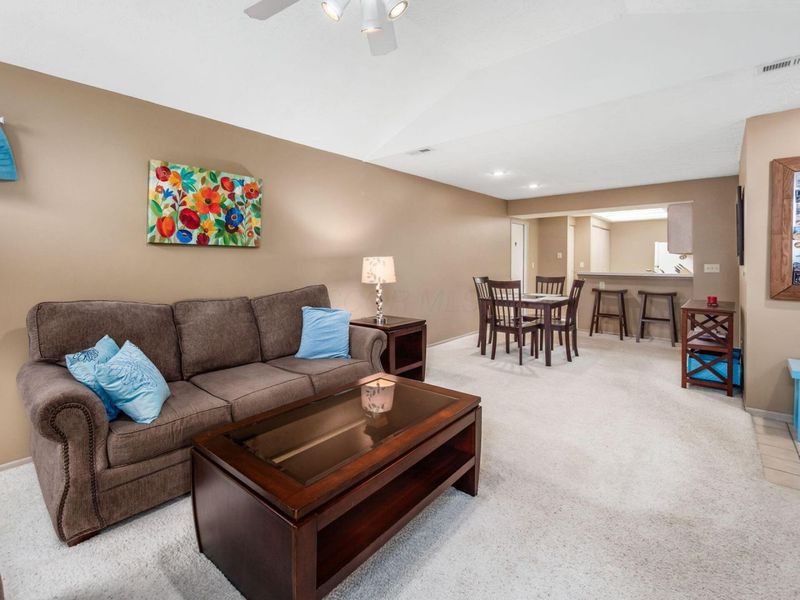 3827 Mill Stream Drive, Unit 20, Hilliard, OH 43026 Photo 5