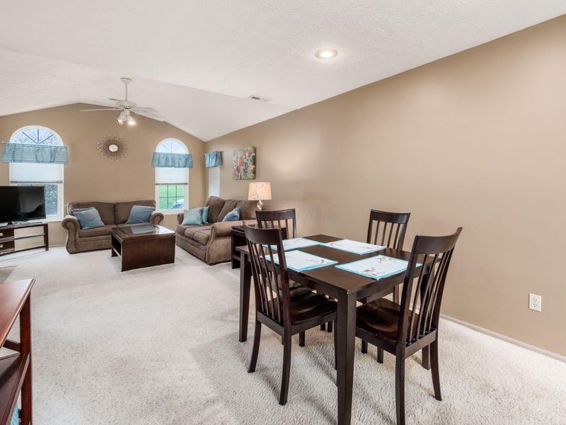 3827 Mill Stream Drive, Unit 20, Hilliard, OH 43026 Photo 8
