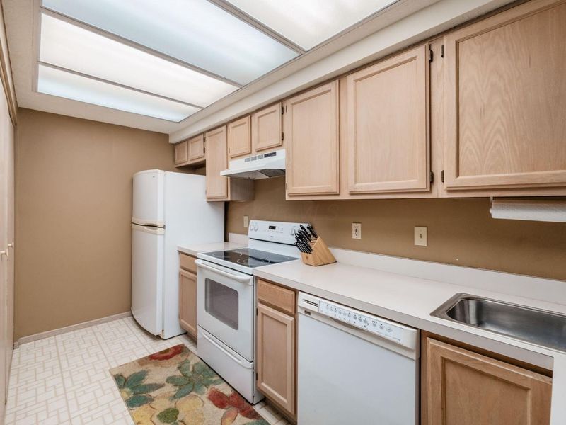 3827 Mill Stream Drive, Unit 20, Hilliard, OH 43026 Photo 9