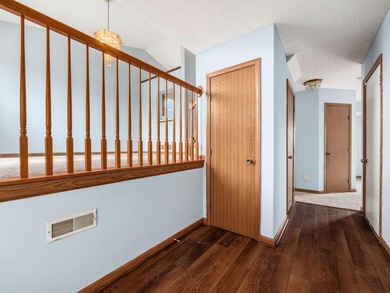 4824 Gilhem Court, Columbus, OH 43228 Photo 7