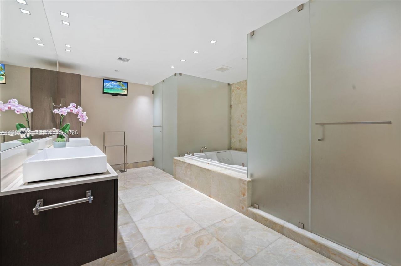 3535 Hiawatha Ave , Unit 502, Miami, FL 33133 Photo