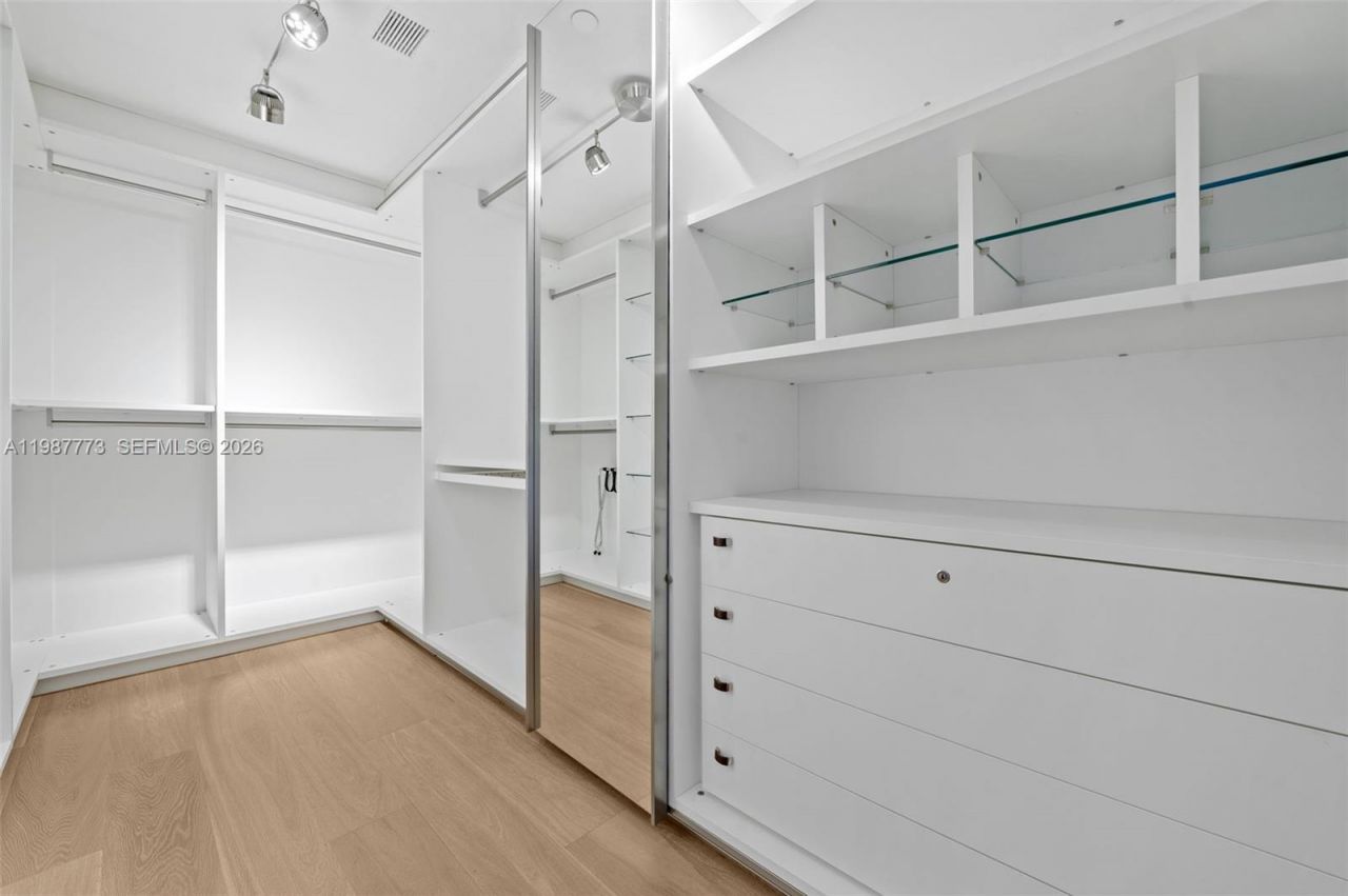 3535 Hiawatha Ave , Unit 502, Miami, FL 33133 Photo