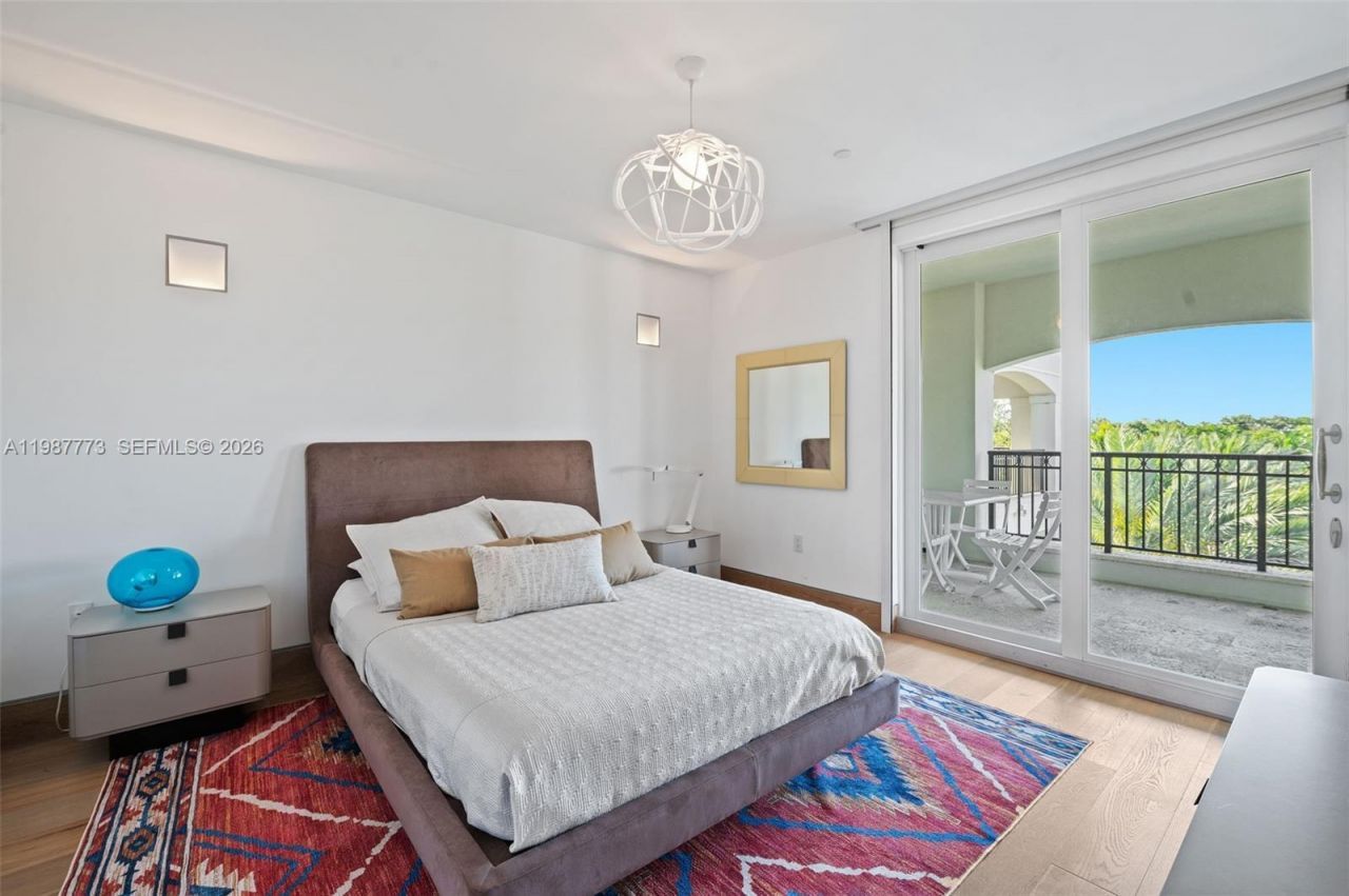 3535 Hiawatha Ave , Unit 502, Miami, FL 33133 Photo