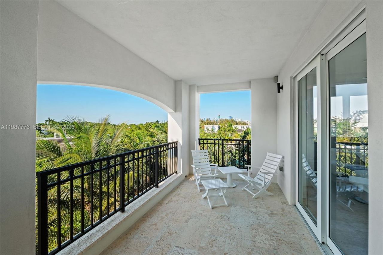 3535 Hiawatha Ave , Unit 502, Miami, FL 33133 Photo