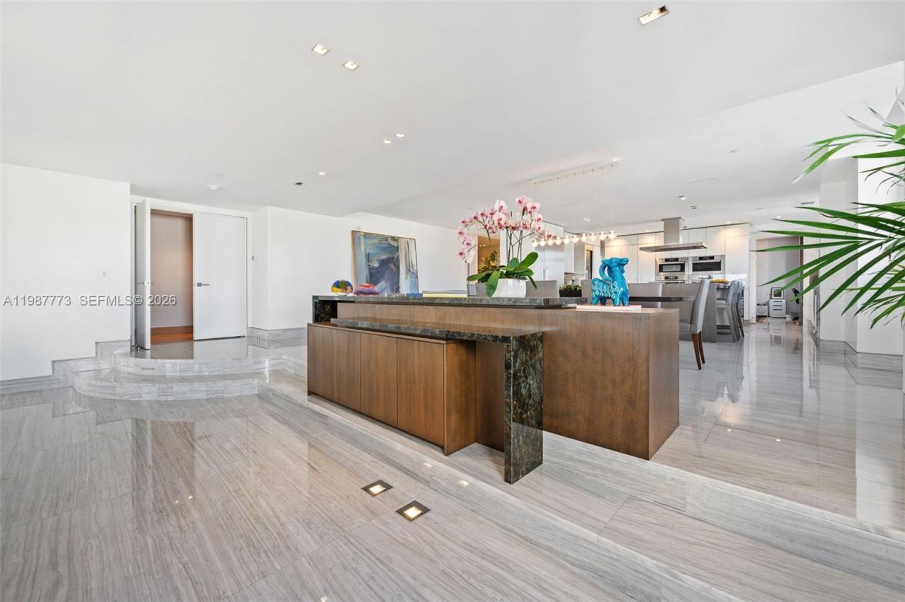 3535 Hiawatha Ave , Unit 502, Miami, FL 33133 Photo