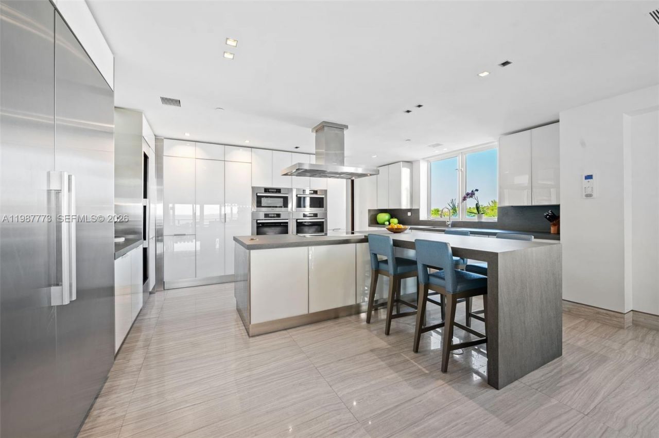 3535 Hiawatha Ave , Unit 502, Miami, FL 33133 Photo