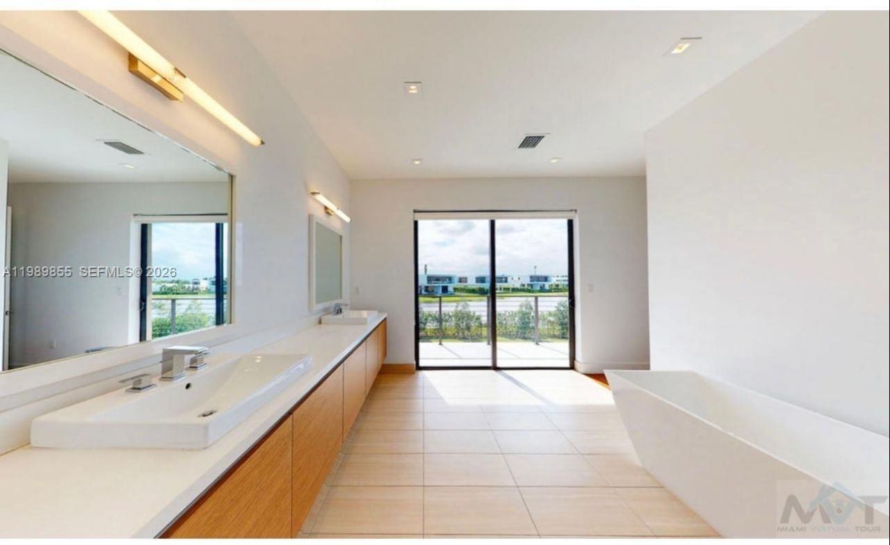 16580 Sunset Way, Unit 16580, Weston, FL 33326 Photo