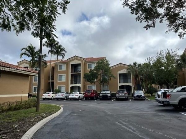 8000 N Nob Hill Rd, Unit 206, Tamarac, FL 33321