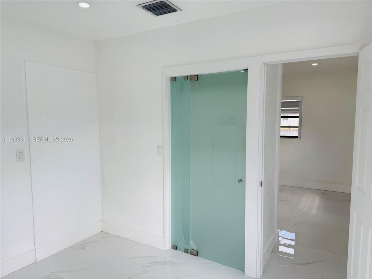 706 W 40th Pl , Unit Efficiency, Hialeah, FL 33012 Photo
