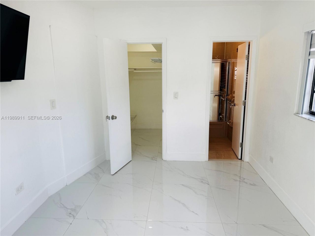 706 W 40th Pl , Unit Efficiency, Hialeah, FL 33012 Photo