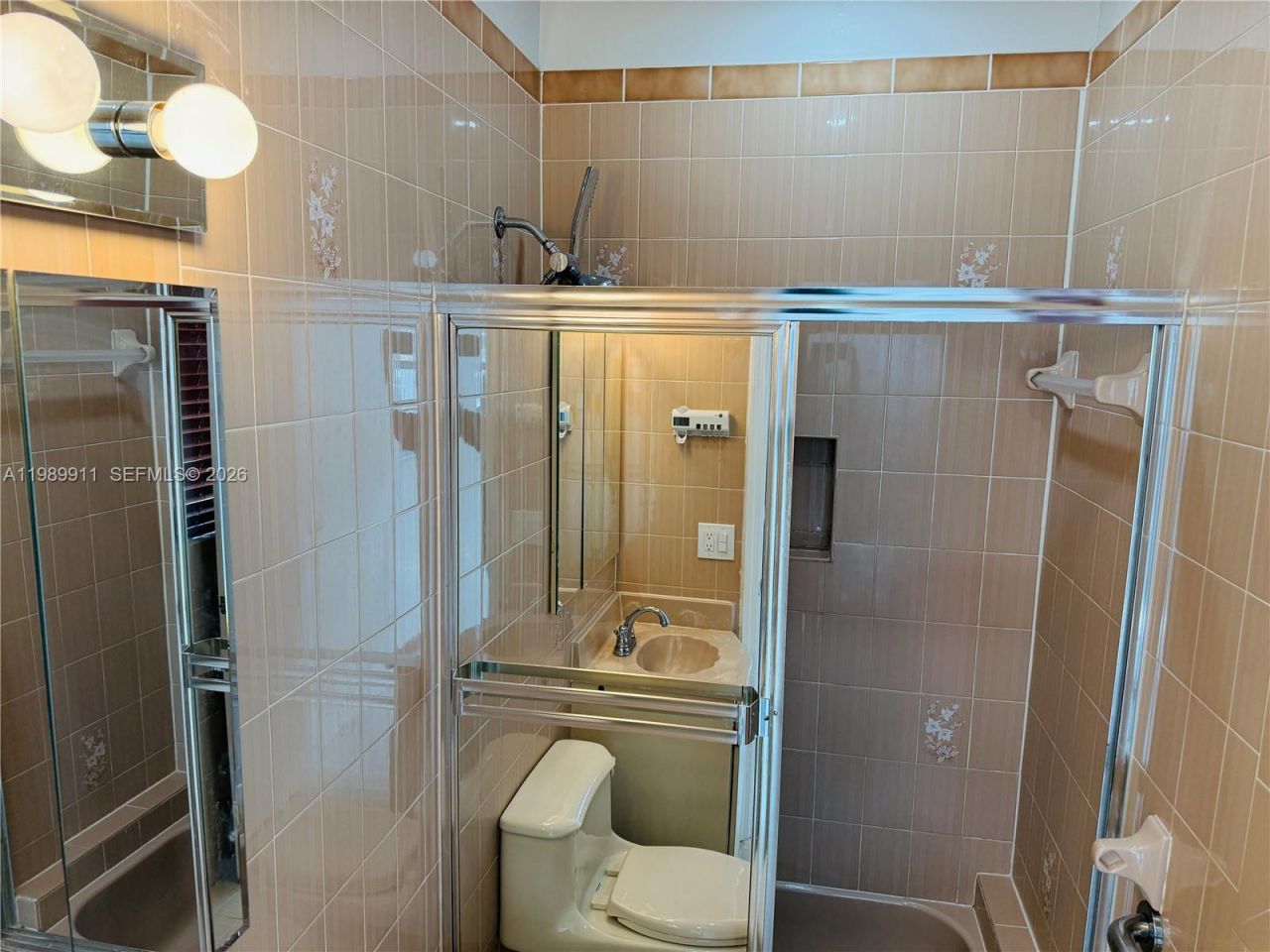 706 W 40th Pl , Unit Efficiency, Hialeah, FL 33012 Photo