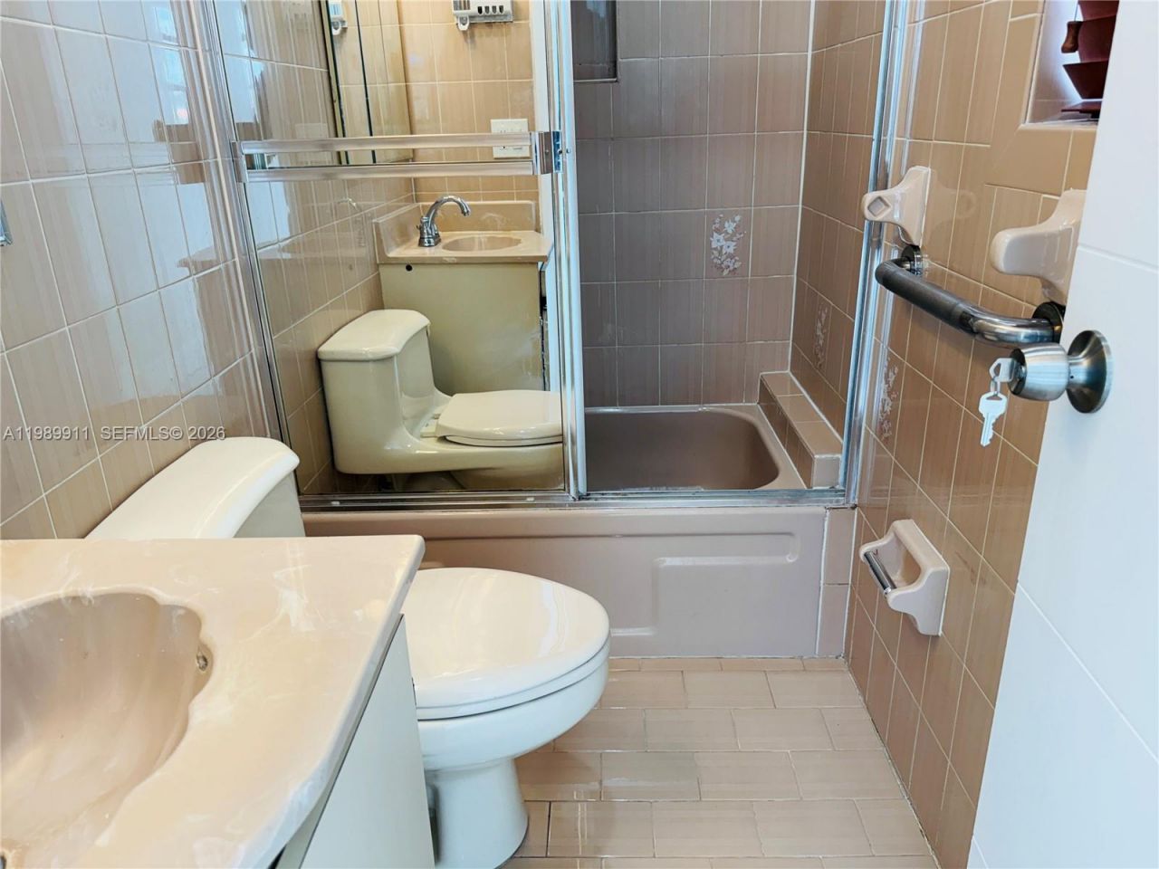 706 W 40th Pl , Unit Efficiency, Hialeah, FL 33012 Photo